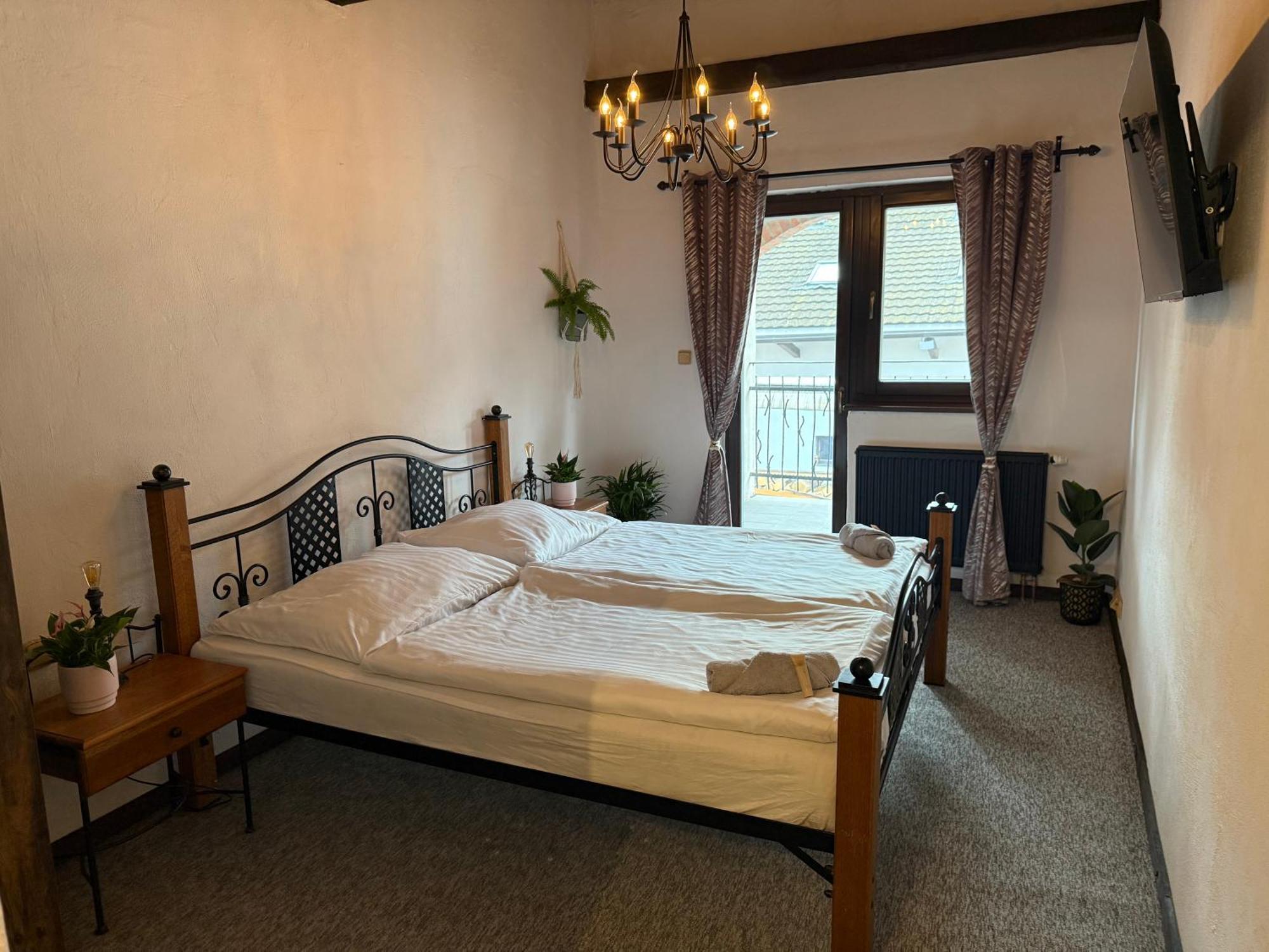 Hotel Plzensky Dvur Frydek-Mistek Ngoại thất bức ảnh