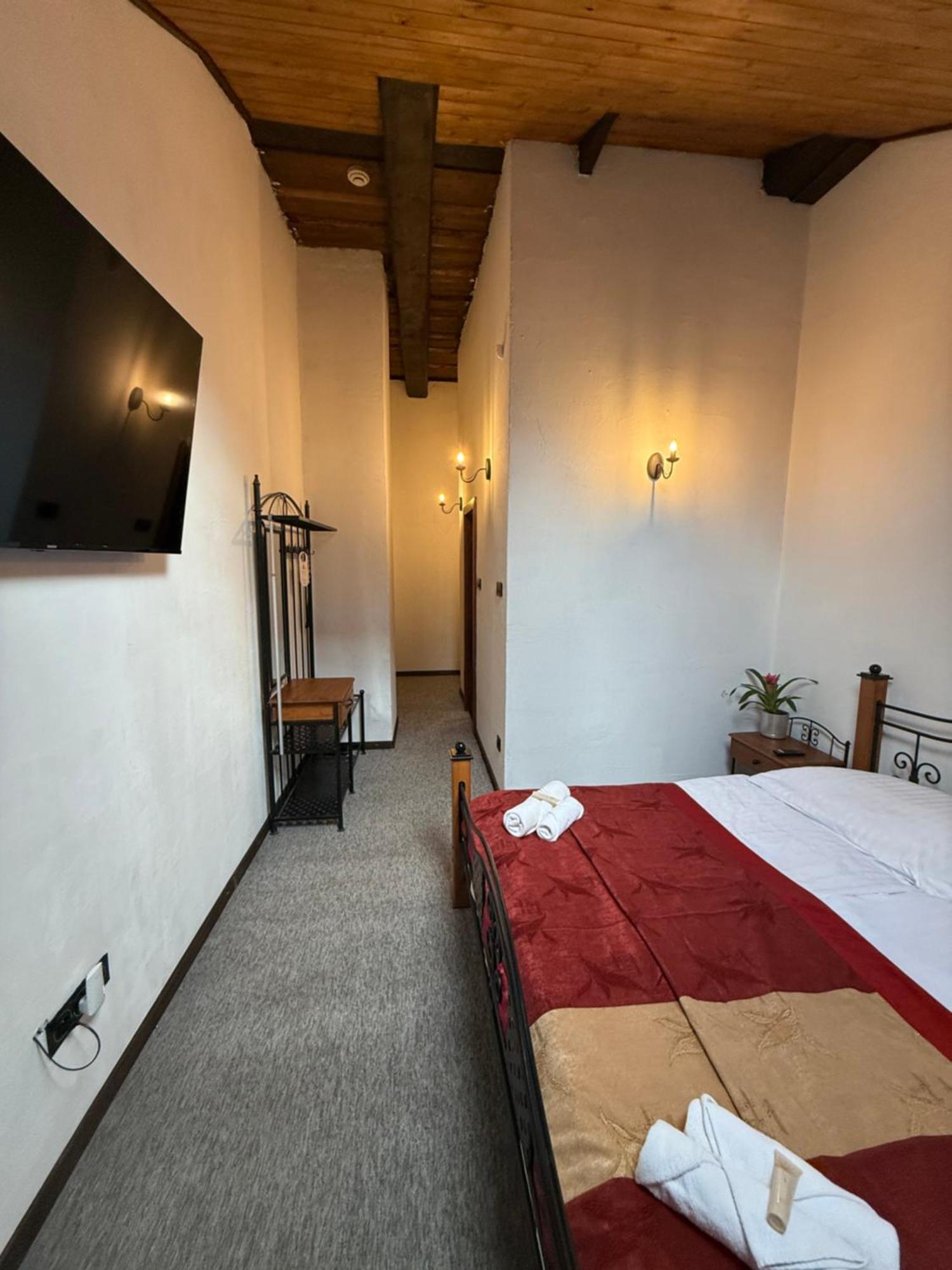 Hotel Plzensky Dvur Frydek-Mistek Ngoại thất bức ảnh