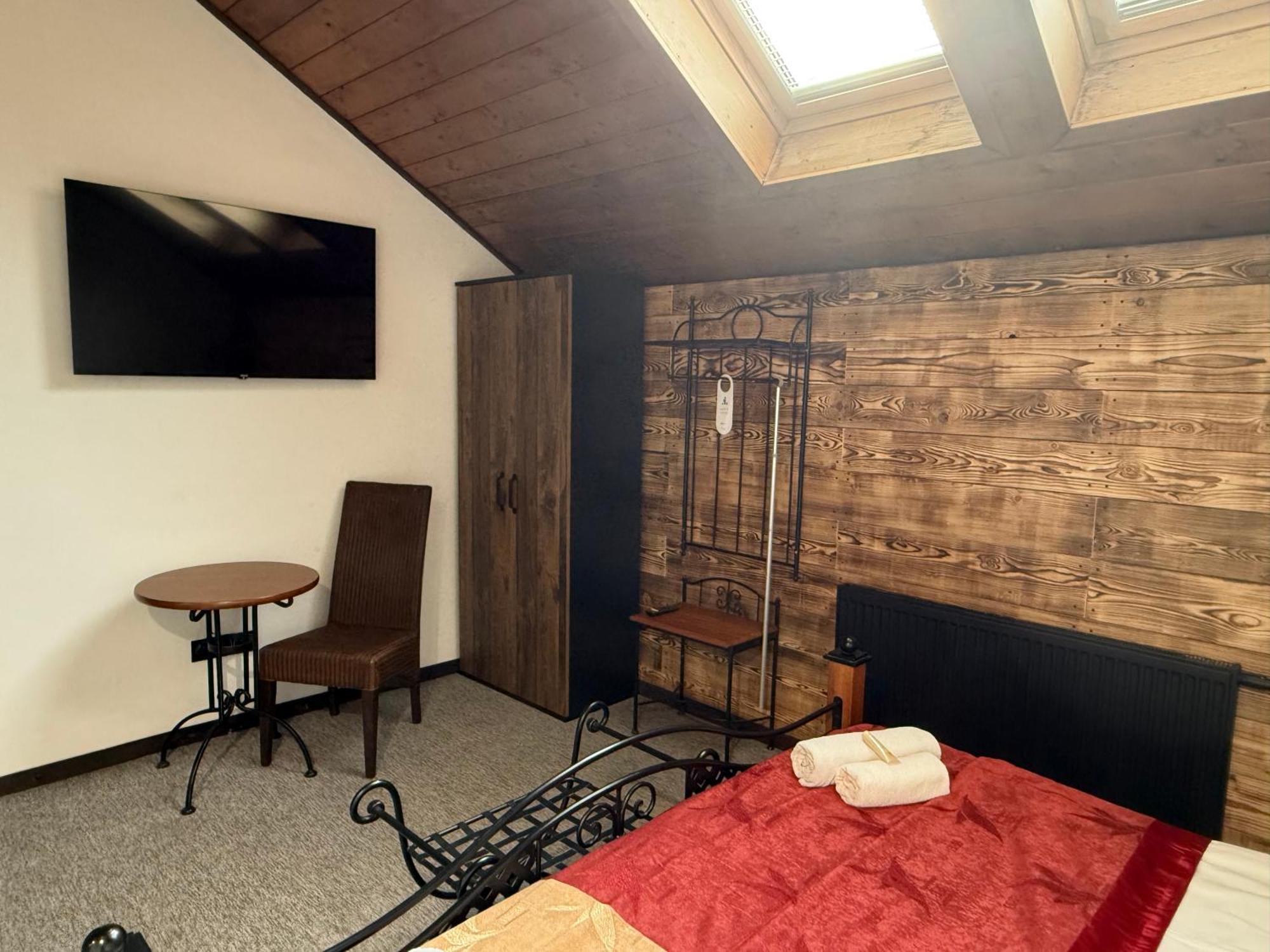 Hotel Plzensky Dvur Frydek-Mistek Ngoại thất bức ảnh
