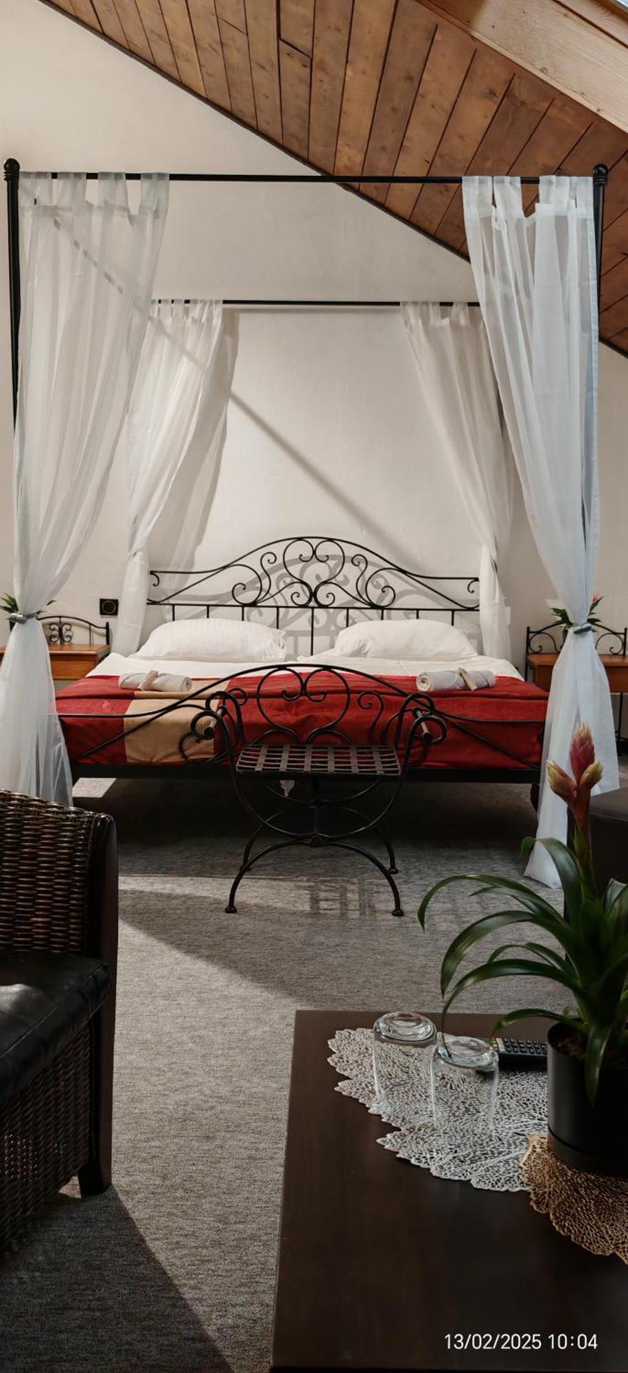 Hotel Plzensky Dvur Frydek-Mistek Ngoại thất bức ảnh